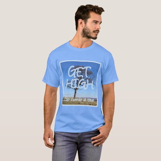 Hoch klettern Sie auf einen T - Shirt mit Baumarbo (Vorne ganz)