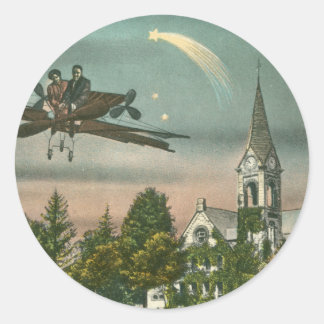 Hoch über alte Kapelle fliegen Runder Aufkleber