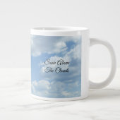 Hoch über der Clouds-Spezialität Kaffee-Tasse Jumbo-Tasse (Rechts)