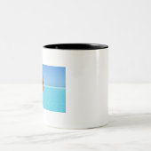 Hochelf in kaltem Wasser Zweifarbige Tasse (Mittel)