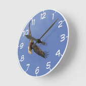 Hochfliegender Weißkopfseeadler Runde Wanduhr (Winkel)