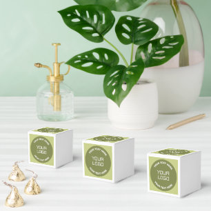 Hochgeladene Logos, Design und bearbeitbarer Text, Geschenkschachtel