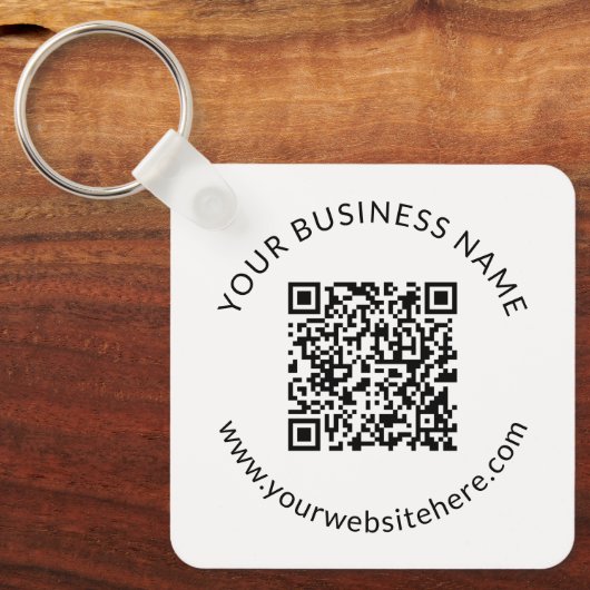 Hochgeladene QR-Codevorlage mit bearbeitbarem Text Schlüsselanhänger (Vorderseite)