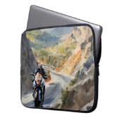 Hochgeschwindigkeits-Abenteuer in lebendiger Bergw Laptopschutzhülle (Vorderseite Links)