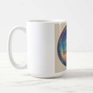 Hochheben des T-Shirts Unseen - Empowerment Graphi Kaffeetasse