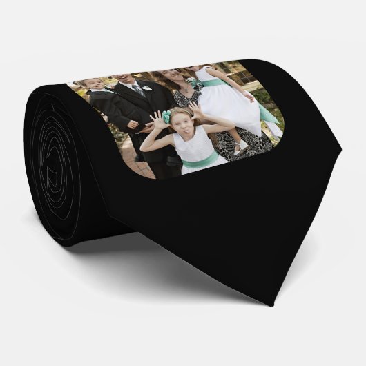 Hochladen der Krawatte im Foto (Gerollt)