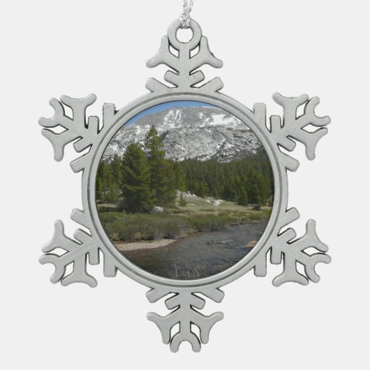 Hochland-Hochgebirge II bei Yosemite Schneeflocken Zinn-Ornament (Vorderseite)