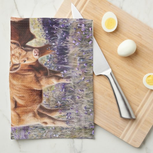 Hochland-Kuh und Kalb Lila Wildblumen Geschirrtuch (Viertel Falte)