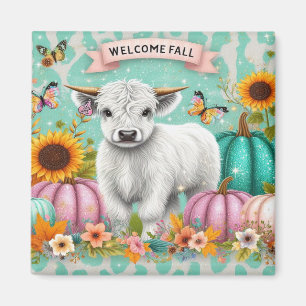 Hochlandkalb zwischen Herbstkürbissen und Sonnenbl Magnet
