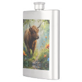 Hochlandkuh im Wald mit Wildblumen Flachmann (Links)