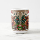 Hochlandkuh in Weihnachtsmannmütze mit Feriendekor Kaffeetasse (Mittel)
