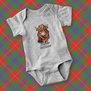 Hochlandkuh mit Fraser Tartan Scarf Baby Strampler