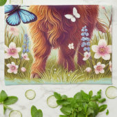 Hochlandkuh mit Schmetterlingen und Frühlingsblume Geschirrtuch (Gefaltet)
