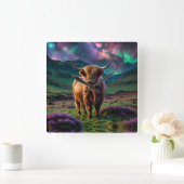 Hochlandkuh unter den Sternen Quadratische Wanduhr (Zuhause)