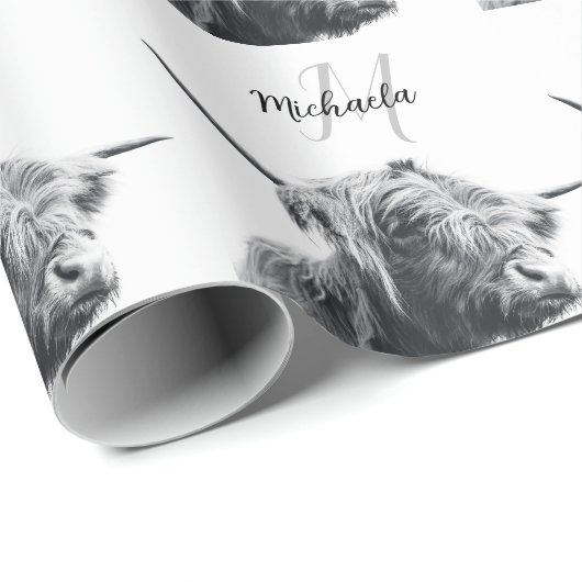 Hochlandkuhportrait Initialmonogramm Schwarz-weiß Geschenkpapier (Rolleneckpunkt)