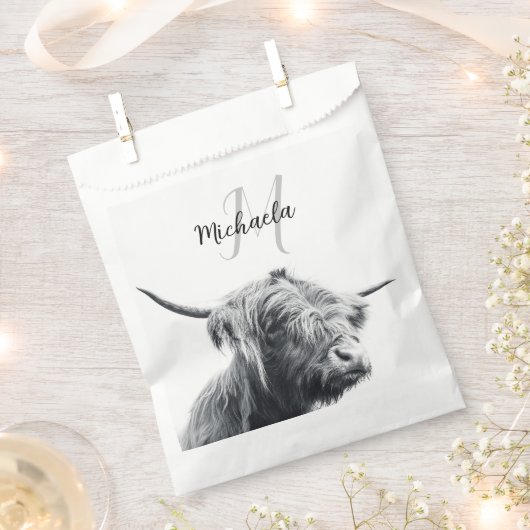 Hochlandkuhportrait Initialmonogramm Schwarz-weiß Geschenktütchen (Ausgeschnitten)