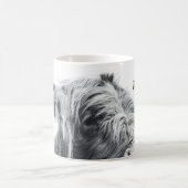Hochlandkuhportrait Initialmonogramm Schwarz-weiß Kaffeetasse (Mittel)