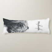 Hochlandkuhportrait Initialmonogramm Schwarz-weiß Seitenschläferkissen (Vorderseite)