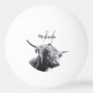 Hochlandkuhportrait Initialmonogramm Schwarz-weiß Tischtennisball