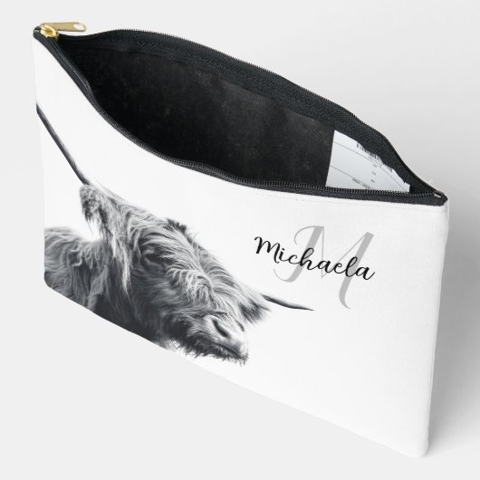Hochlandkuhportrait Initialmonogramm Schwarz-weiß Zubehörtasche (Offen)