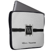 Hochskalierbares Monogramm-Weißleder Laptopschutzhülle (Vorne Rechts)
