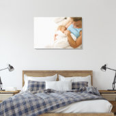 Hochwinkelaufnahme der stillenden Frau Leinwanddruck (Insitu (Schlafzimmer))