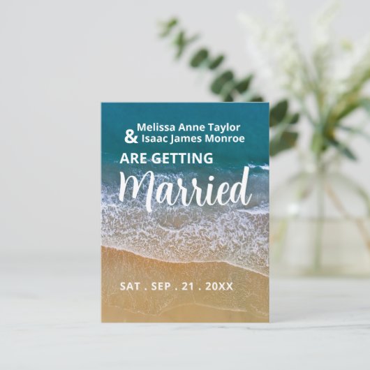 Hochzeit am Blue Sea Beach Save the Date Ankündigungspostkarte (Stehend Vorderseite)