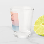 Hochzeit am Meer unter dem Himmel Schnapsglas (Rechts)