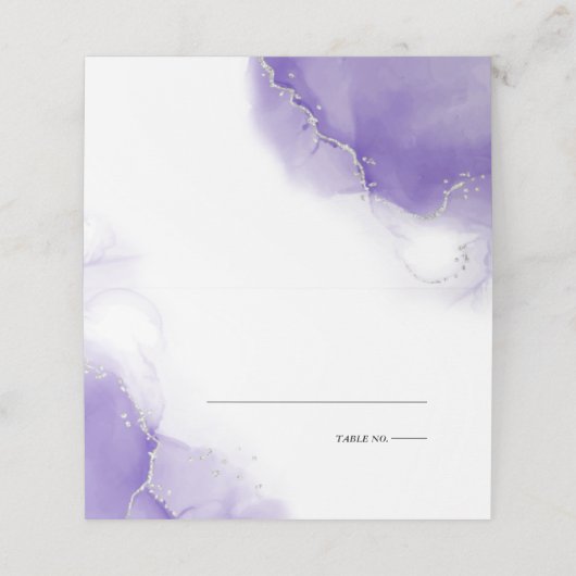 Hochzeit | Amethyst Lila Script Silver Platzkarte (Außenseite Aufgefaltet)