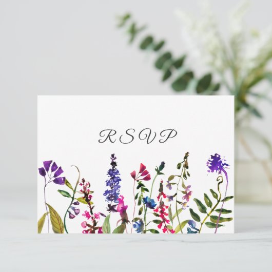 Hochzeit auf Feldebene Wildblumen RSVP Karte (Stehend Vorderseite)