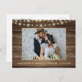 Hochzeit danke Ihnen rustikale Holz String Lights Postkarte (Vorne/Hinten)