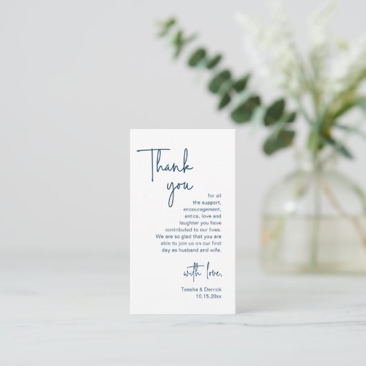Hochzeit Danke, Moderne Navy Blue Script Begleitkarte (Stehend Vorderseite)