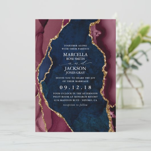 Hochzeit der Marine, Burgund & Gold Agate Einladung (Stehend Vorderseite)
