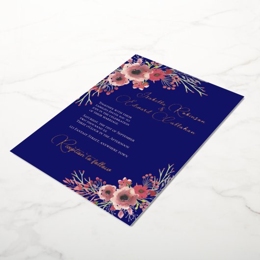 Hochzeit der Marine Coral Peony Wreath Folieneinladung (Gedreht)