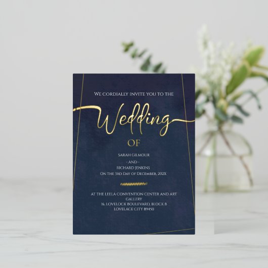 Hochzeit der Navy Velvet Gold Foil Calligraphy Folie Einladungspostkarte (Stehend vorne)