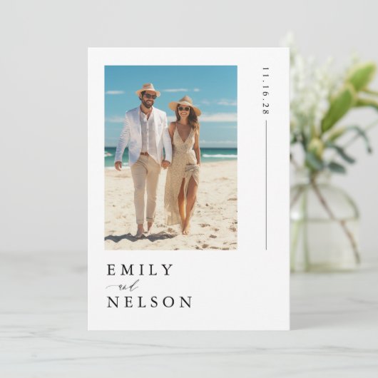 Hochzeit des Minimalistisch Beach Destination Foto Einladung (Stehend Vorderseite)