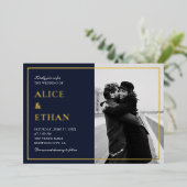 Hochzeit des Navy Blue Classic Calligraphy Foto Folieneinladung (Stehend vorne)