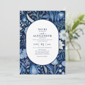 Hochzeit des Navy Blue Floral Arch Foto Einladung (Stehend Vorderseite)