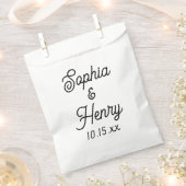 Hochzeit Elegante Script Black Modern Typografy Geschenktütchen (Ausgeschnitten)