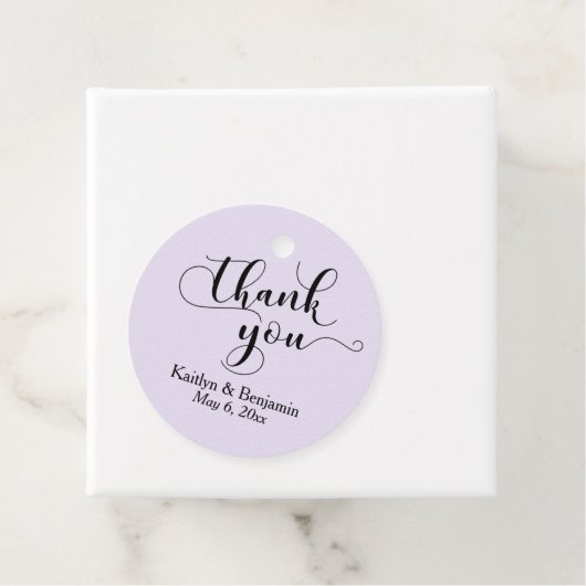 Hochzeit Elegantes Schwarzes Skript auf Lavender V Geschenkanhänger (Beispiel)