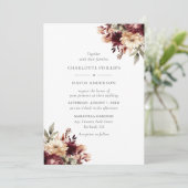 Hochzeit in Burgund und Elfenbeinflora Einladung (Stehend Vorderseite)