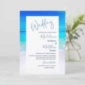Hochzeit in Urlaubsort Beach Ocean Blue Modern Einladung (Stehend Vorderseite)