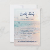 Hochzeit in Urlaubsort für Sonnenuntergänge am Str RSVP Karte (Vorderseite)
