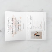 Hochzeit in Urlaubsort Passport Blush Pink Weltkar Einladung (Innenseite)