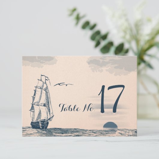 Hochzeit in Urlaubsort Tischnummer Card (Stehend Vorderseite)