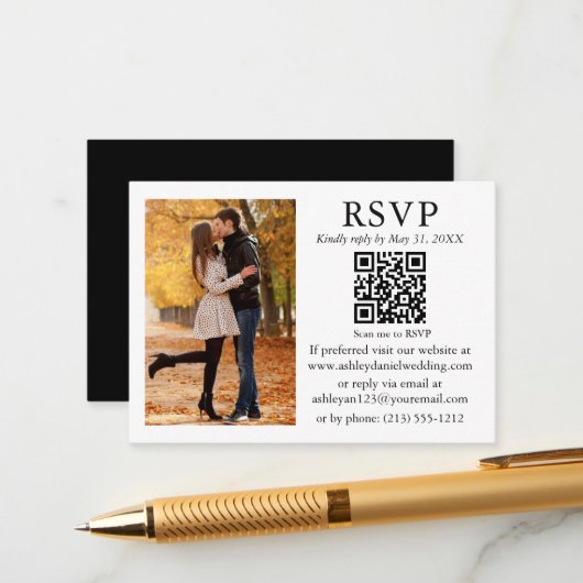 Hochzeit Minimalistisches Foto Schwarz-weiß QR UAW Begleitkarte (Vorderseite/Rückseite Beispiel)