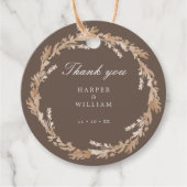 Hochzeit mit Blumenkranz im Wasser/Beige Geschenkanhänger (Vorderseite)