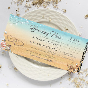 Hochzeit mit Bordkarte und Herzen im Sand Einladung