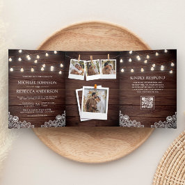 Hochzeit mit Holzschuppen-Lichterkette und QR-Code Dreifach Gefaltete Einladung