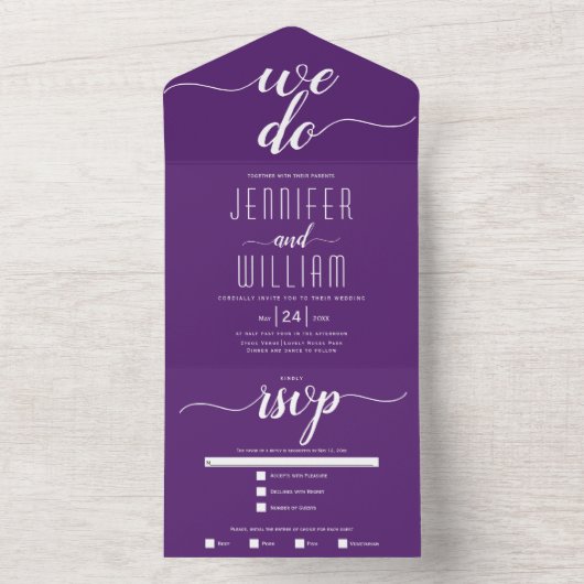 Hochzeit mit lila weißen Schriftzeichen "Wir tun" All In One Einladung (Innen Boden)
